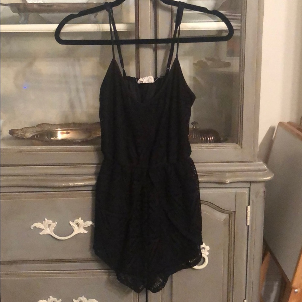 Cute lace pattern romper